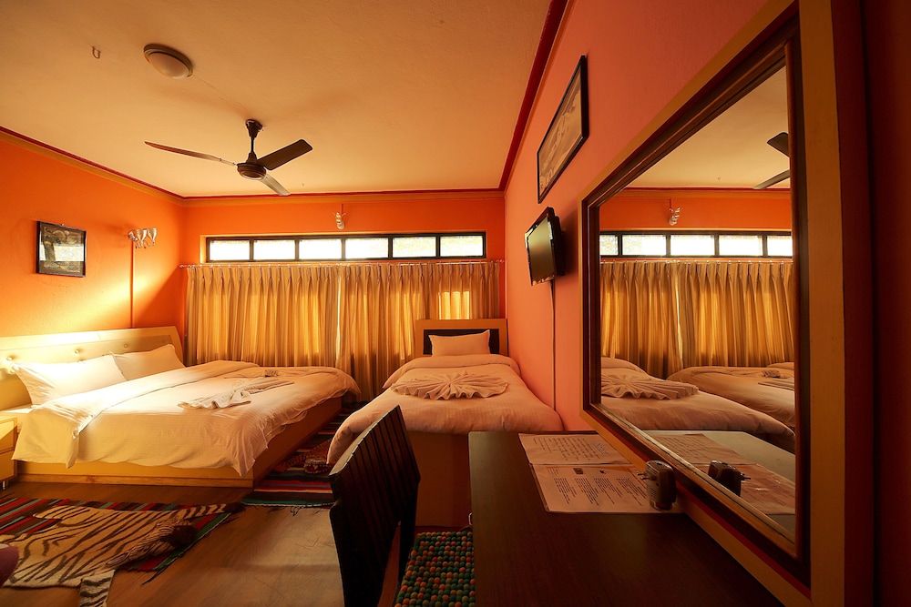 Shangri-La Boutique Hotel 15/50