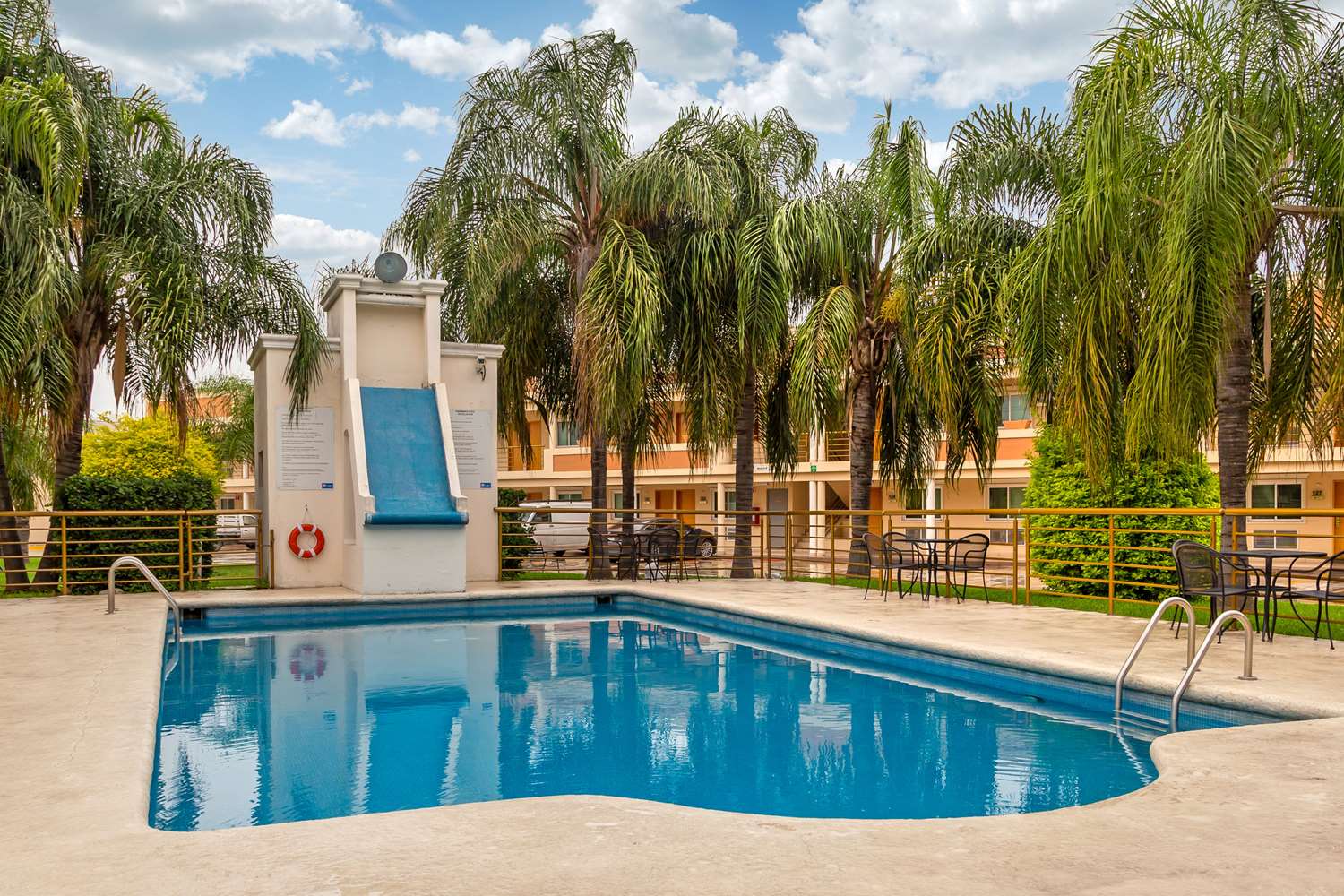 Comfort Inn Monterrey North, Nuevo Leon NLE 23/25