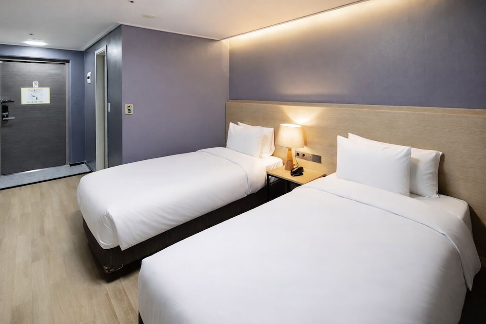 Signature, Heritage, Superior, Twin Beds