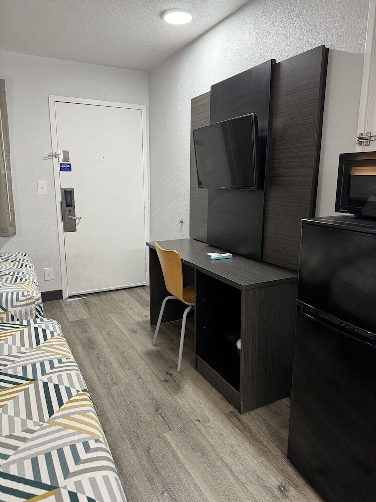 Motel6 Bradenton, FL 45/63