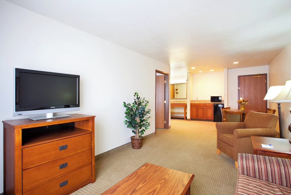 Holiday Inn Express Hotel And Suites Mattoon 39/48