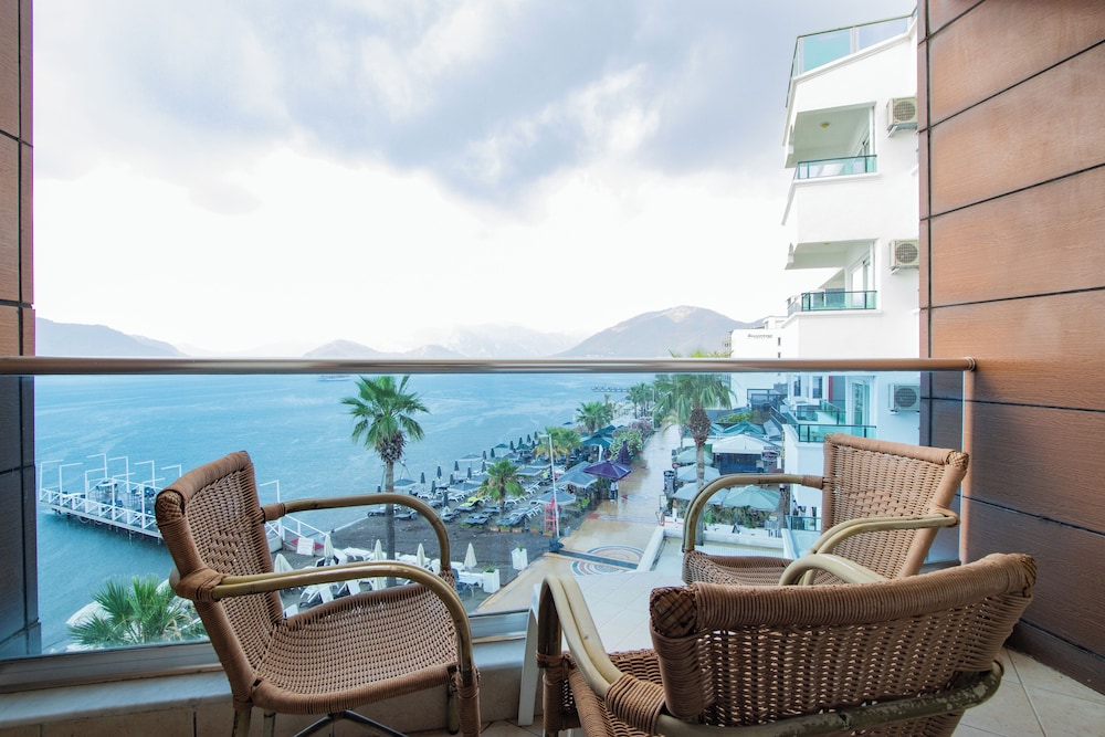 Point Beach Hotel 19/34