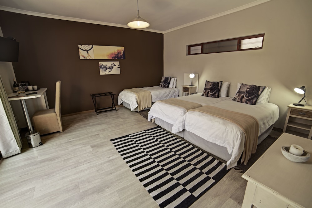 Organic Square Guesthouse 16/65