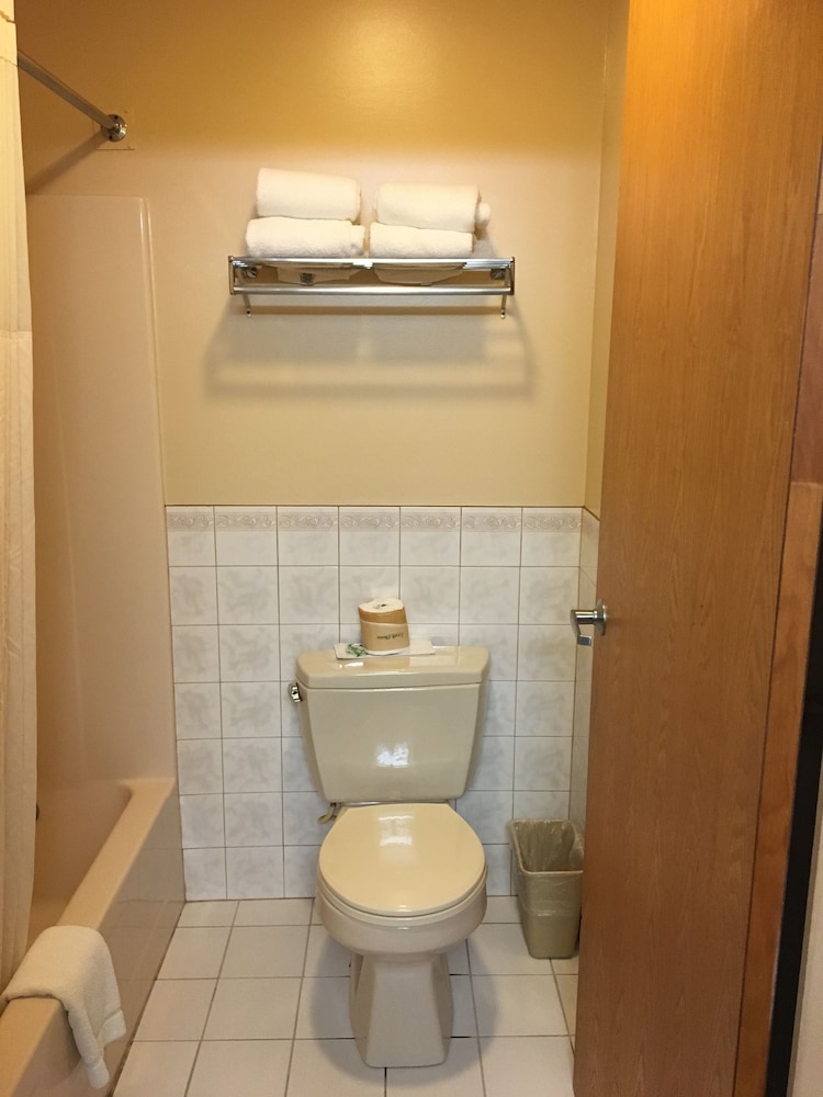 Cabot Inn and Suites 47/50