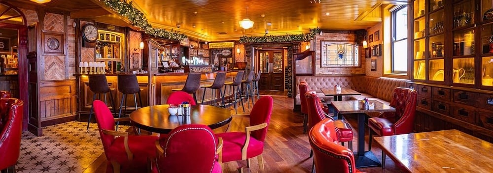 Benners Hotel 44/56