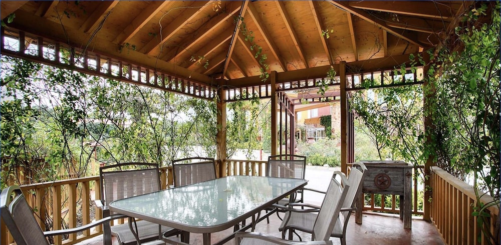 Blanco River Hotel Ex Blanco Luxury Inn Suites 8/59