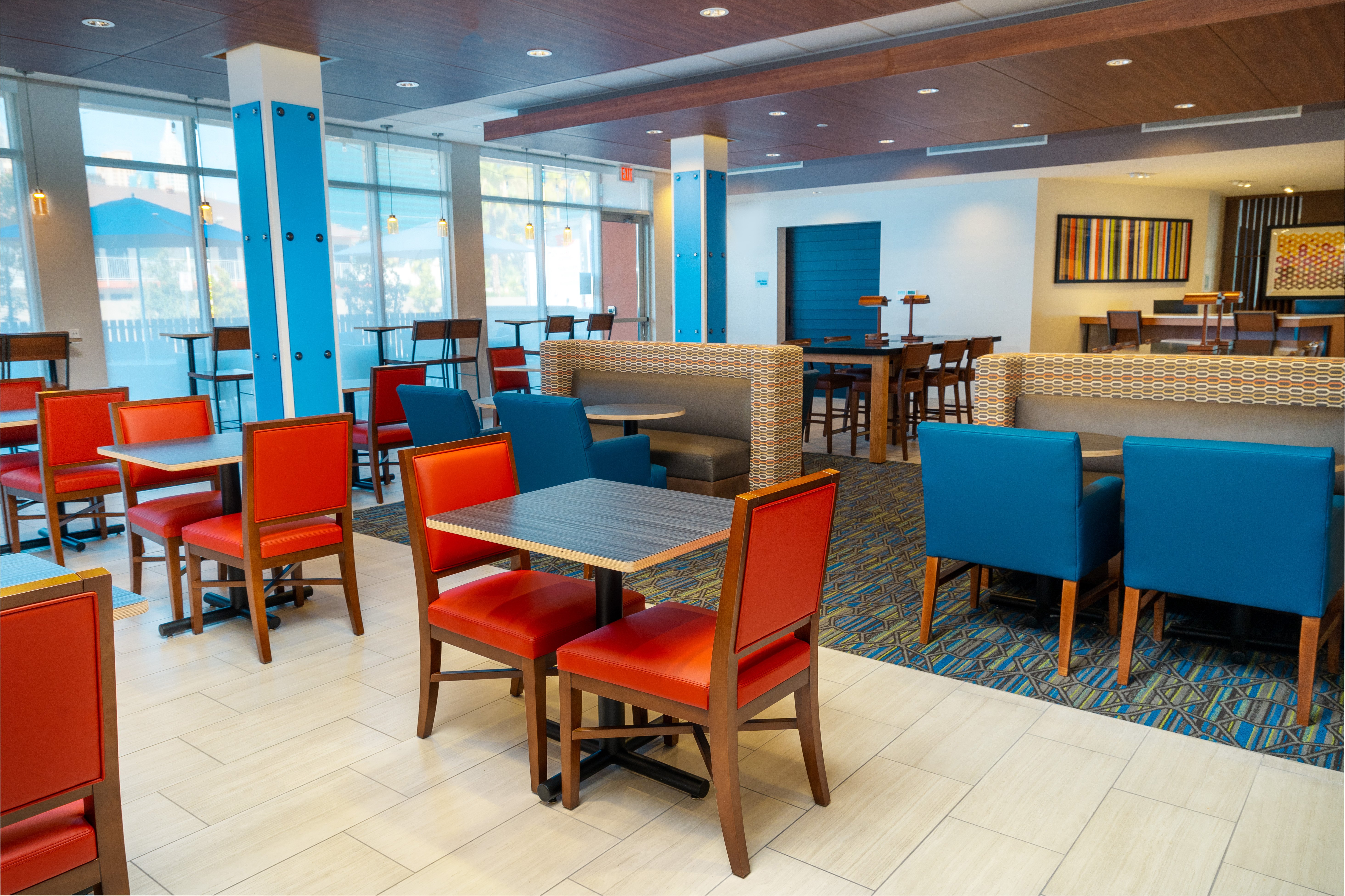Holiday Inn Express And Suites Las Vegas E Tropicana 36/52