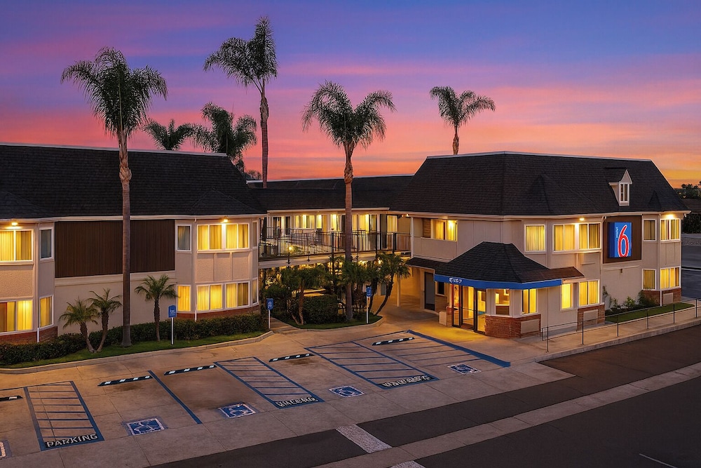 Motel6 Westminster, CA - North 44/60