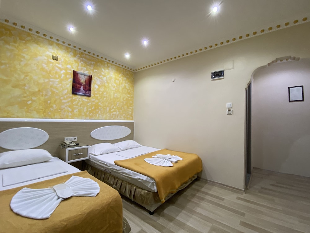 GRAND ORAL HOTEL 15/50