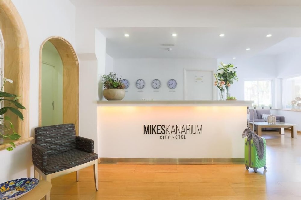 Mikes Kanarium City Hotel 7/57