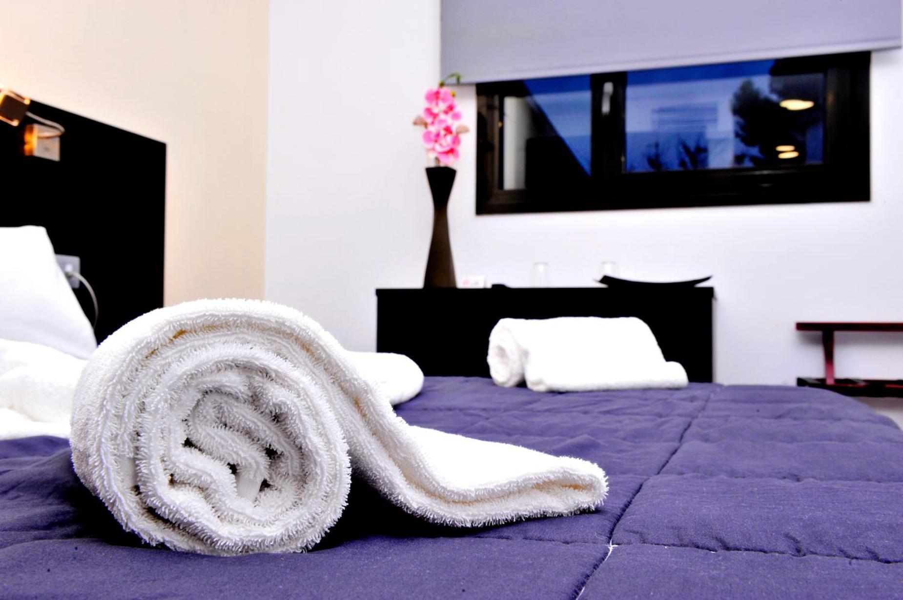 6 Bis HOTEL 42/58