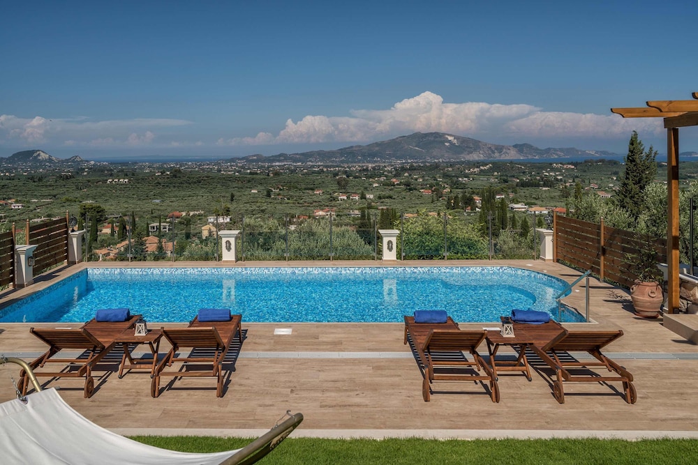 Villa Clairy 18/25