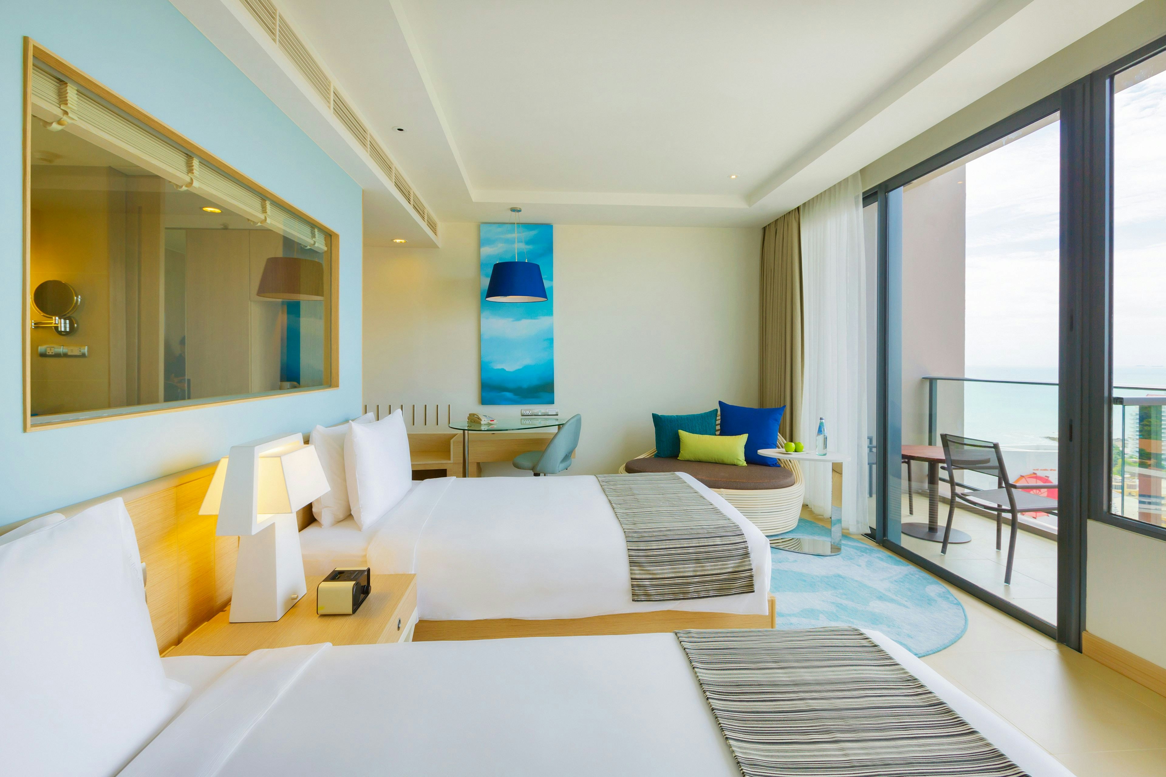 Holiday Inn Pattaya Hotel 12/83