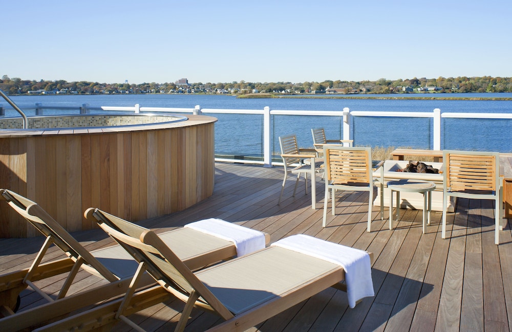 Newport Beach Hotel Suites 53/69