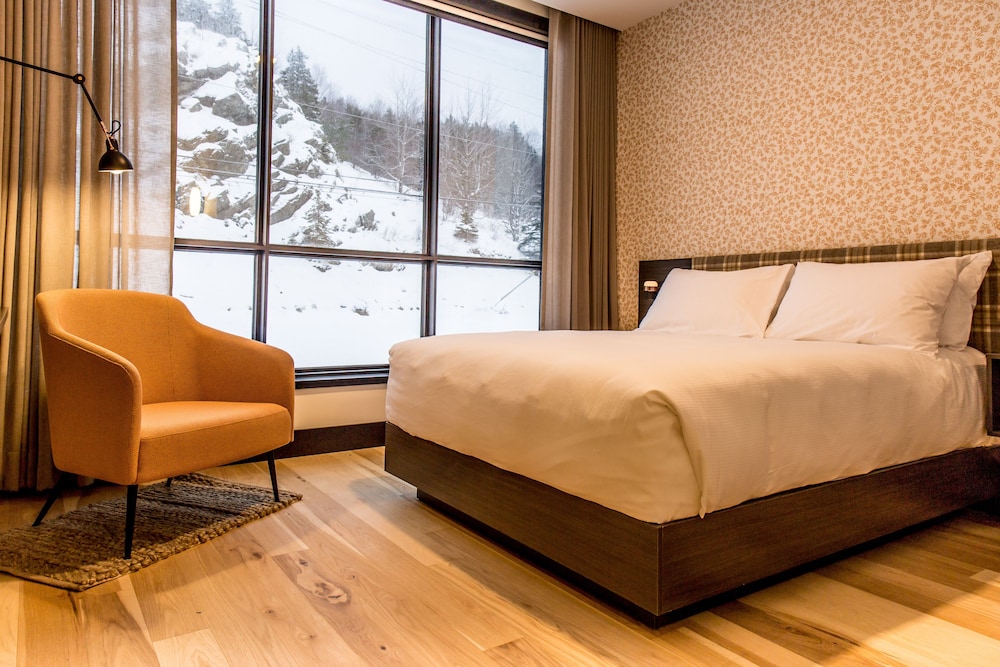 Hew & Draw Hotel 9/36
