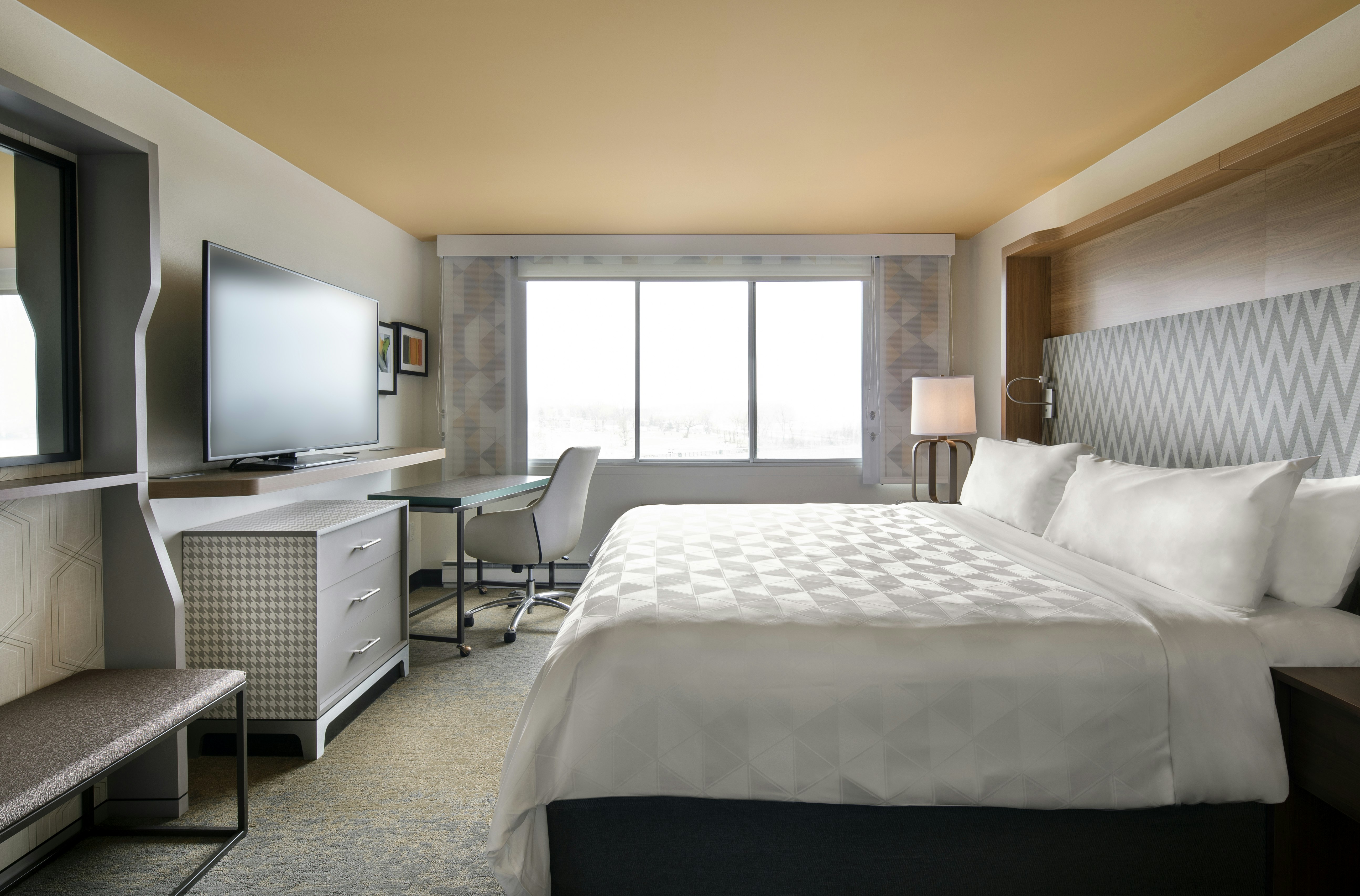 Leisure, King Bed