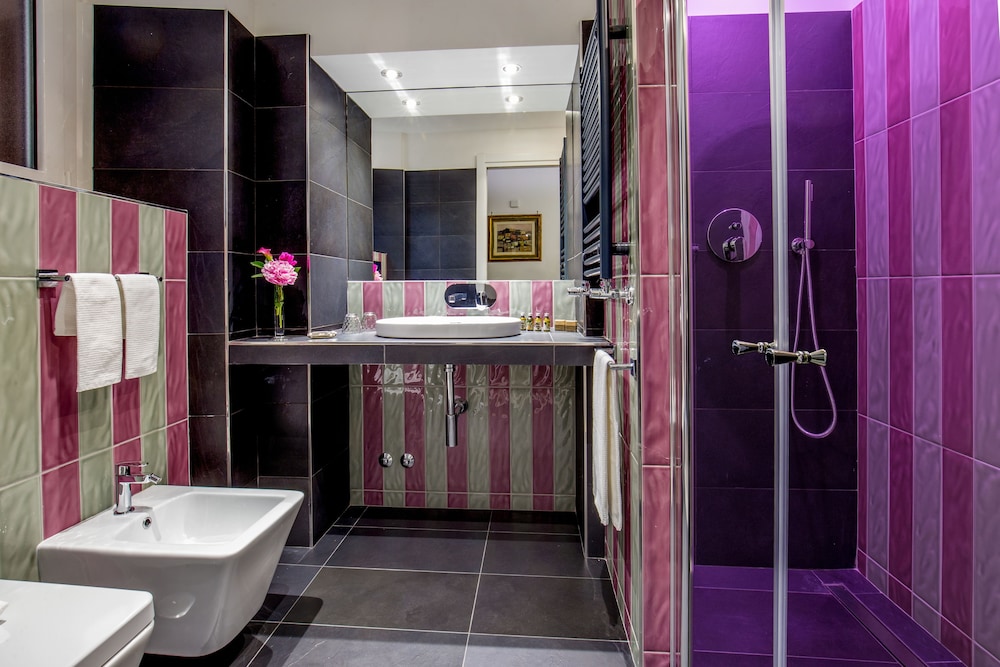 GCF Luxury Suites Guest House 38/70