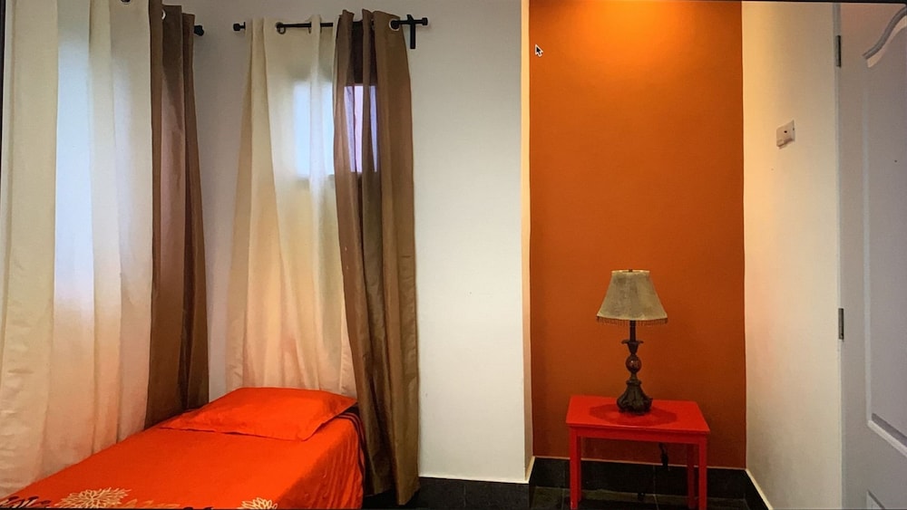 MANAYA BED & BREAKFAST 35/74