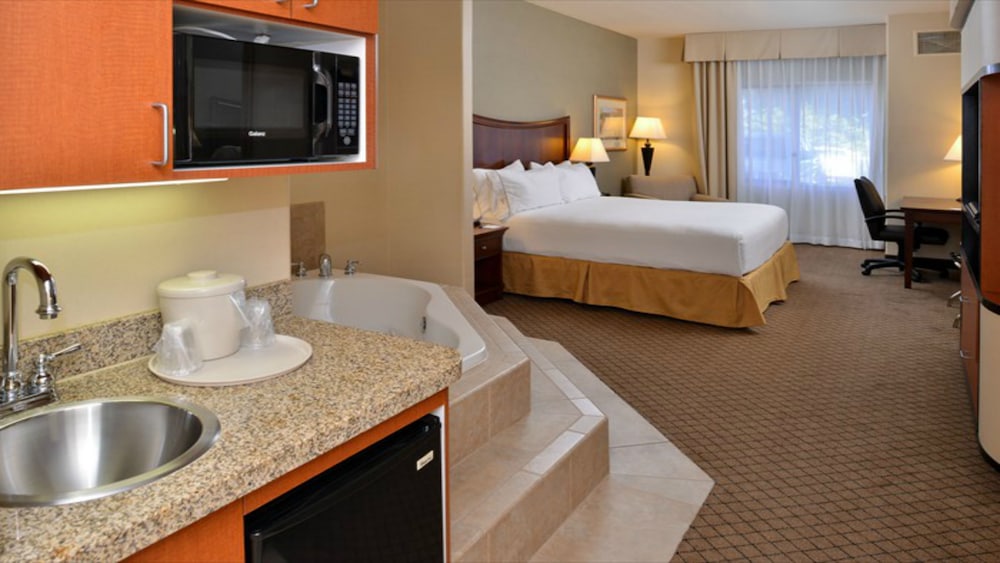 Holiday Inn Express Hotel & Suites Lincoln-Roseville Area 18/71