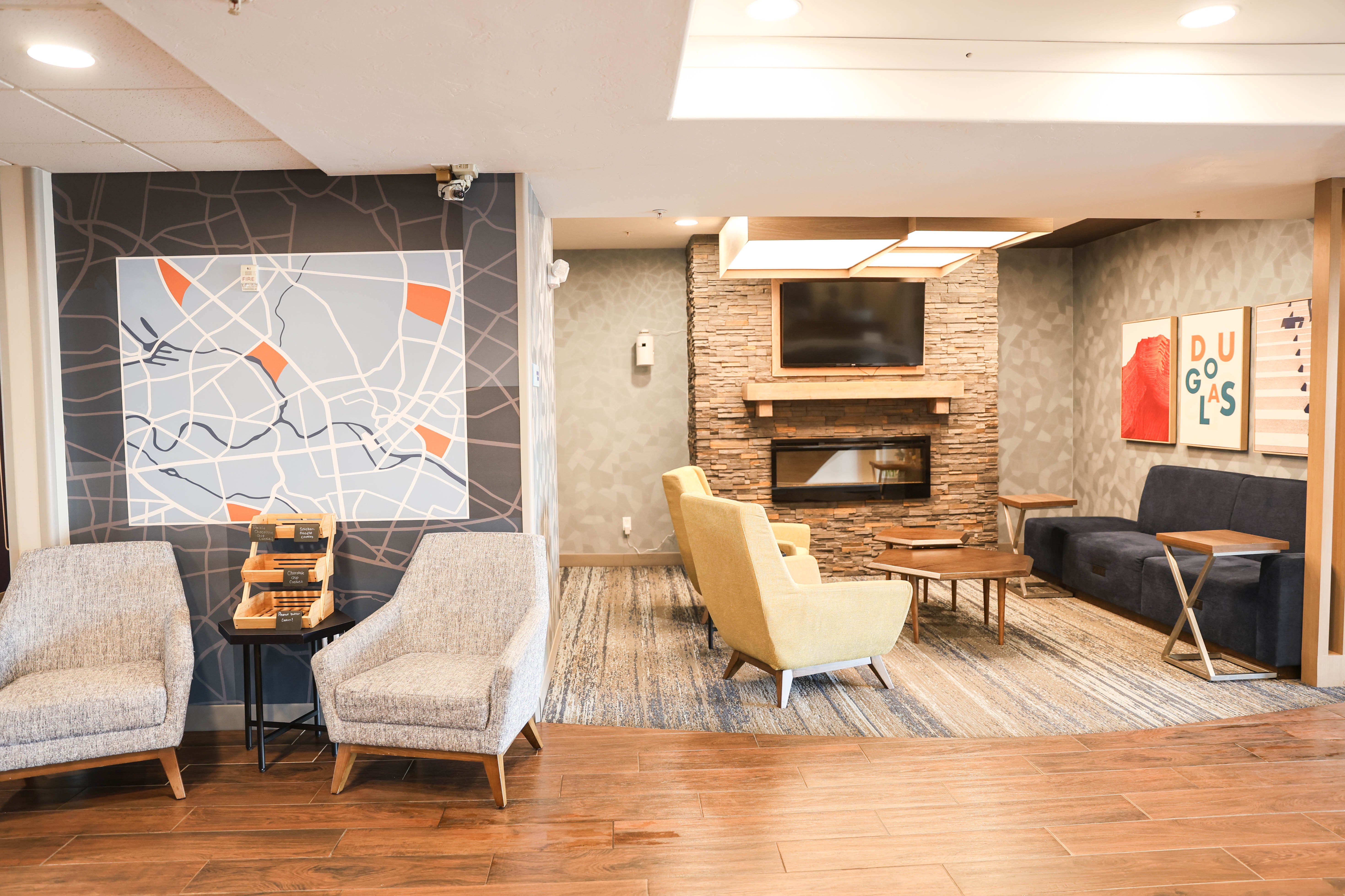 Holiday Inn Express Hotel Suites Douglas 52/75