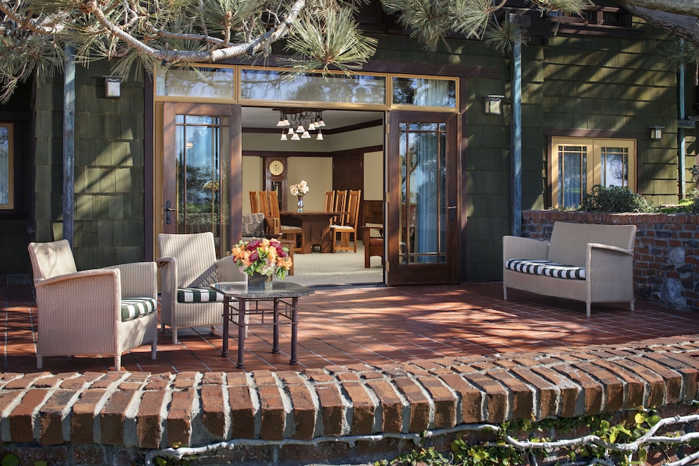 Lodge At Torrey Pines 3/80