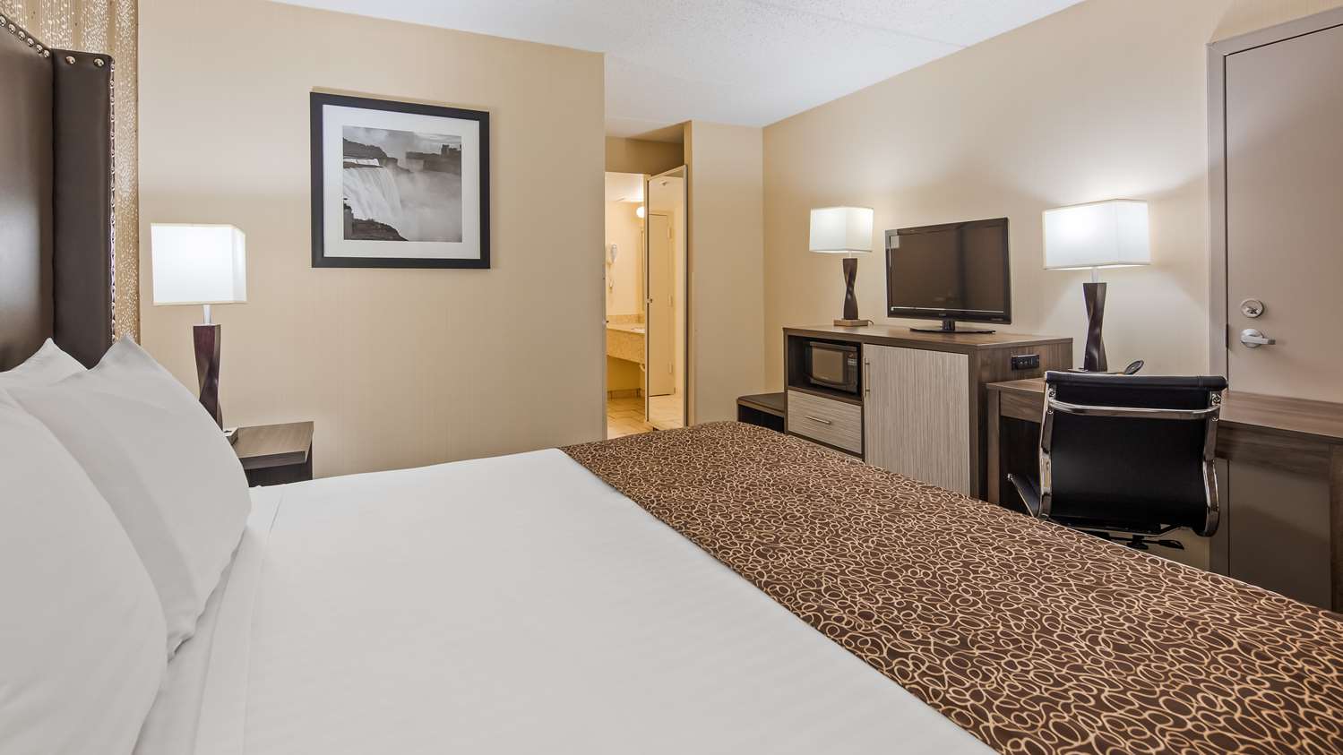 Best Western The Inn At Buffalo Airport 3/18