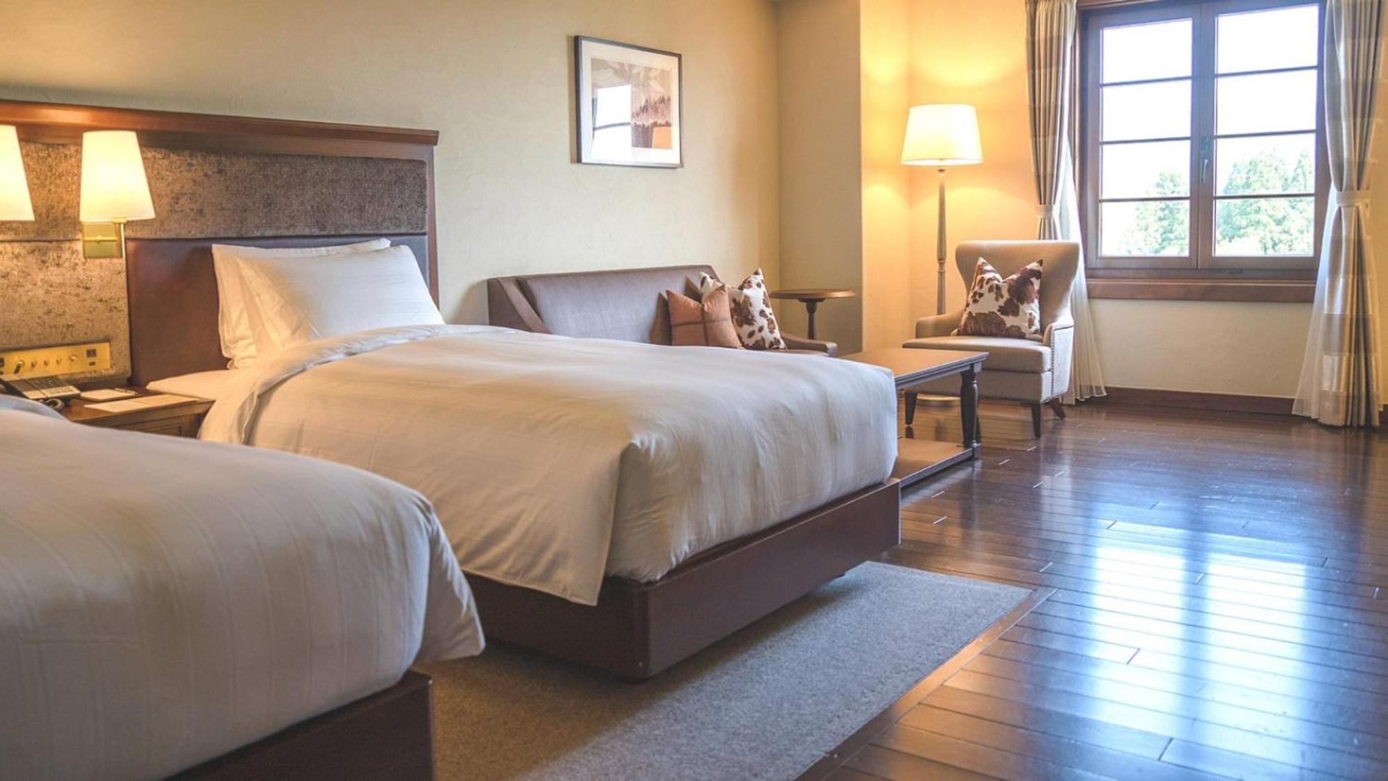 Deluxe, Twin Beds, Nest Building