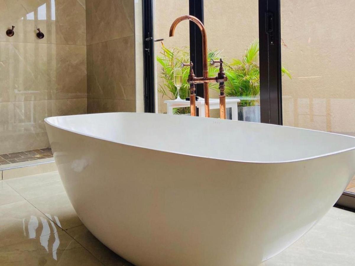 Lira Boutique Lodge 7/44