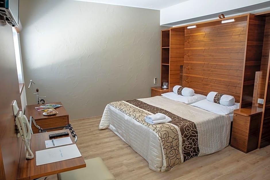 RESTAURANT AND DESIGN HOTEL NOEM ARCH 17/54