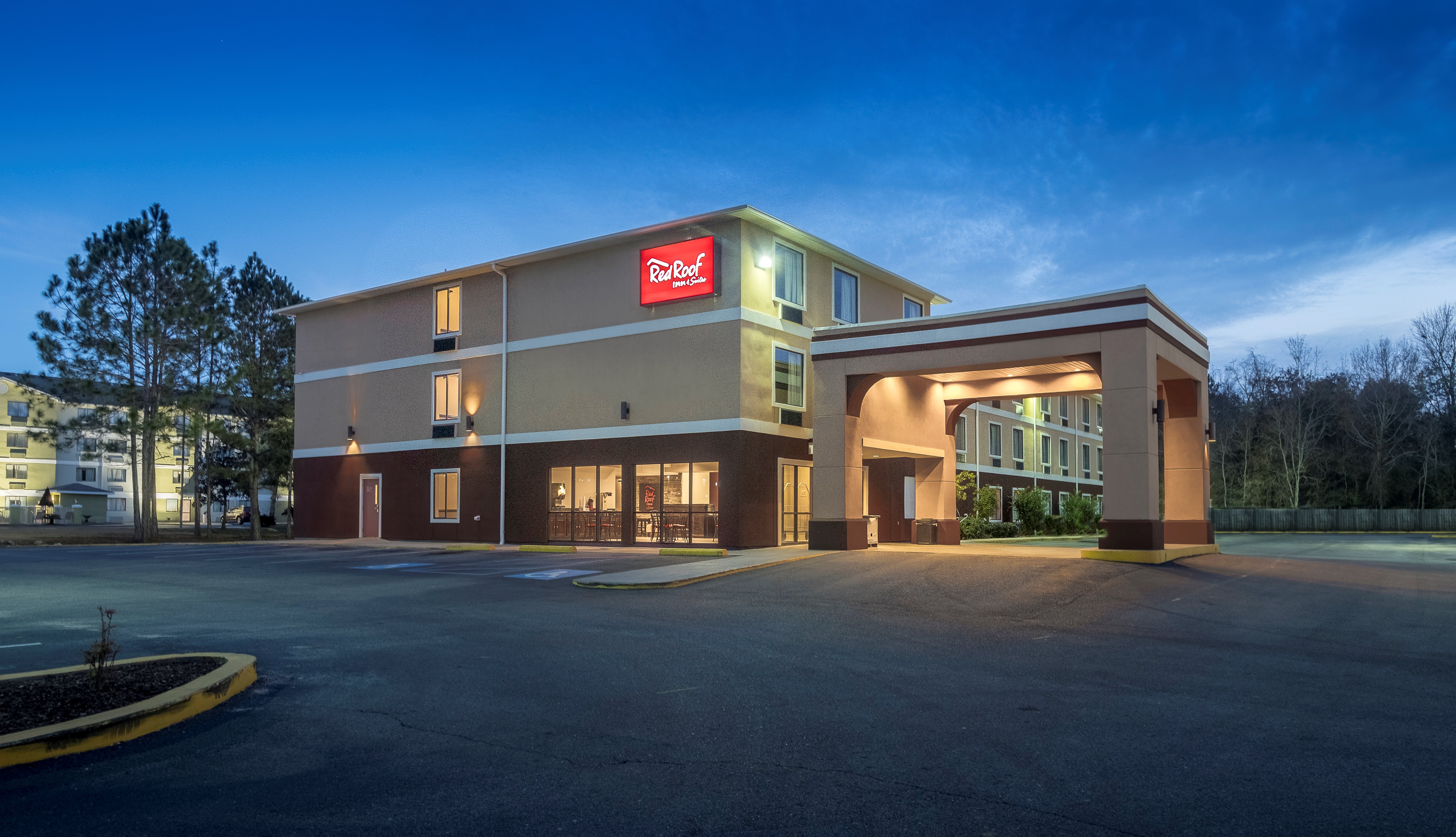 Red Roof Inn & Suites Biloxi 6/39