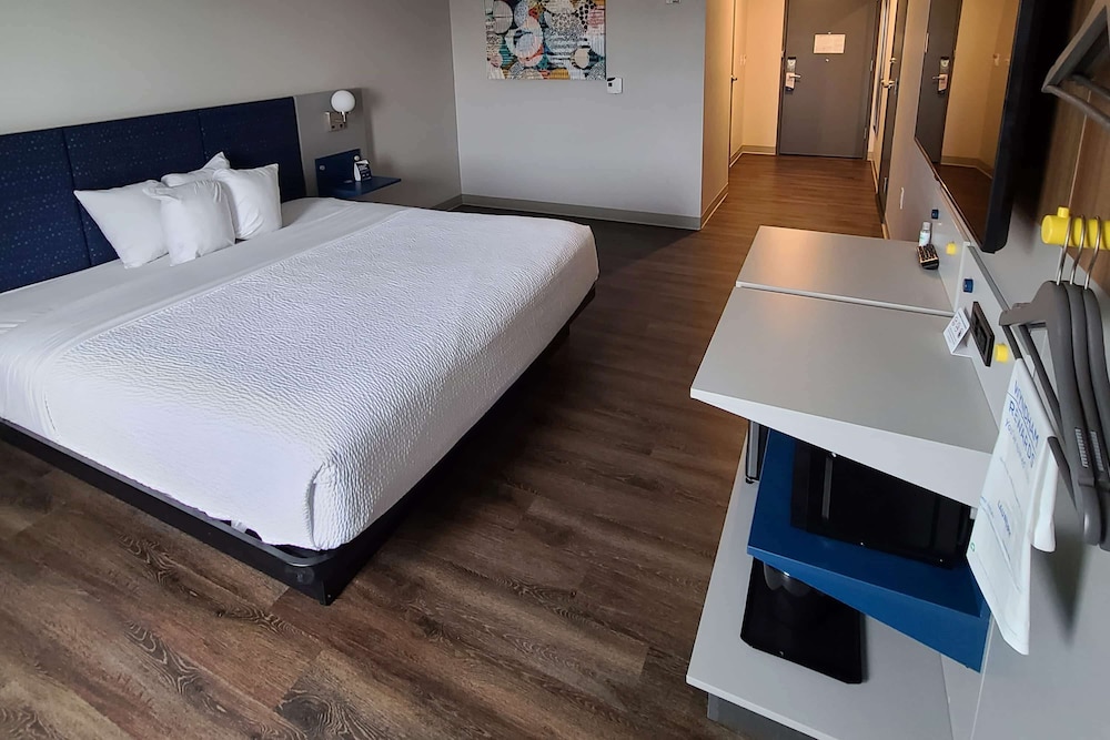 Microtel Inn & Suites by Wyndham Milford 21/54