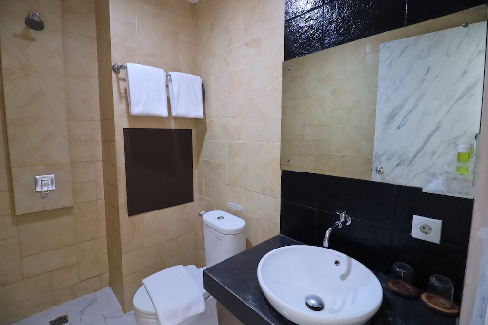 غرفة سوبيريور بسريرين منفصلين، Grand Malioboro Yogyakarta Hotel 4/4