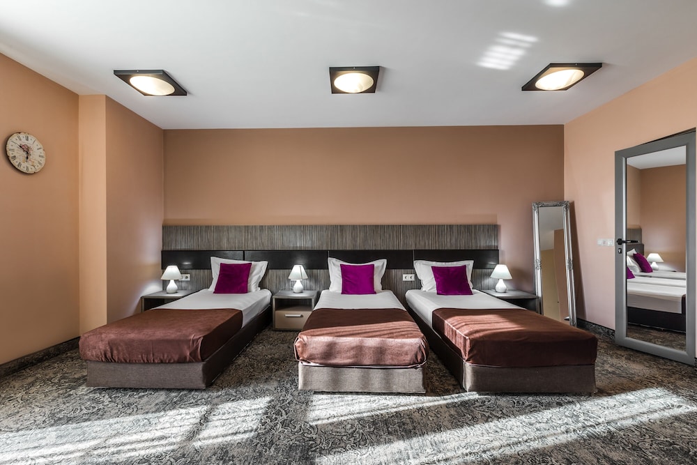 Plaza Hotel Plovdiv 43/68