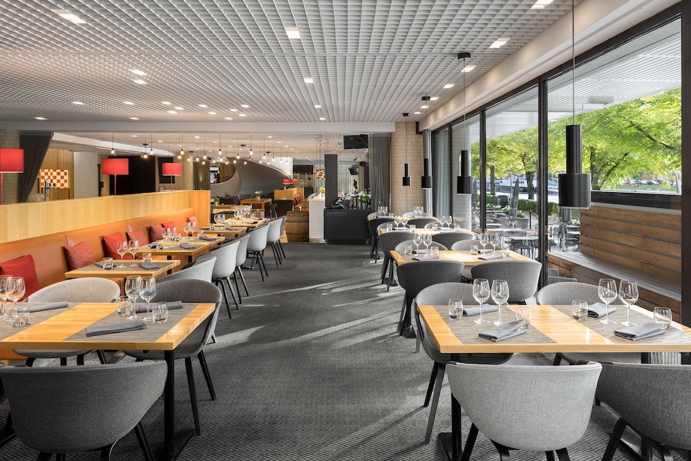 restaurant cafeteria