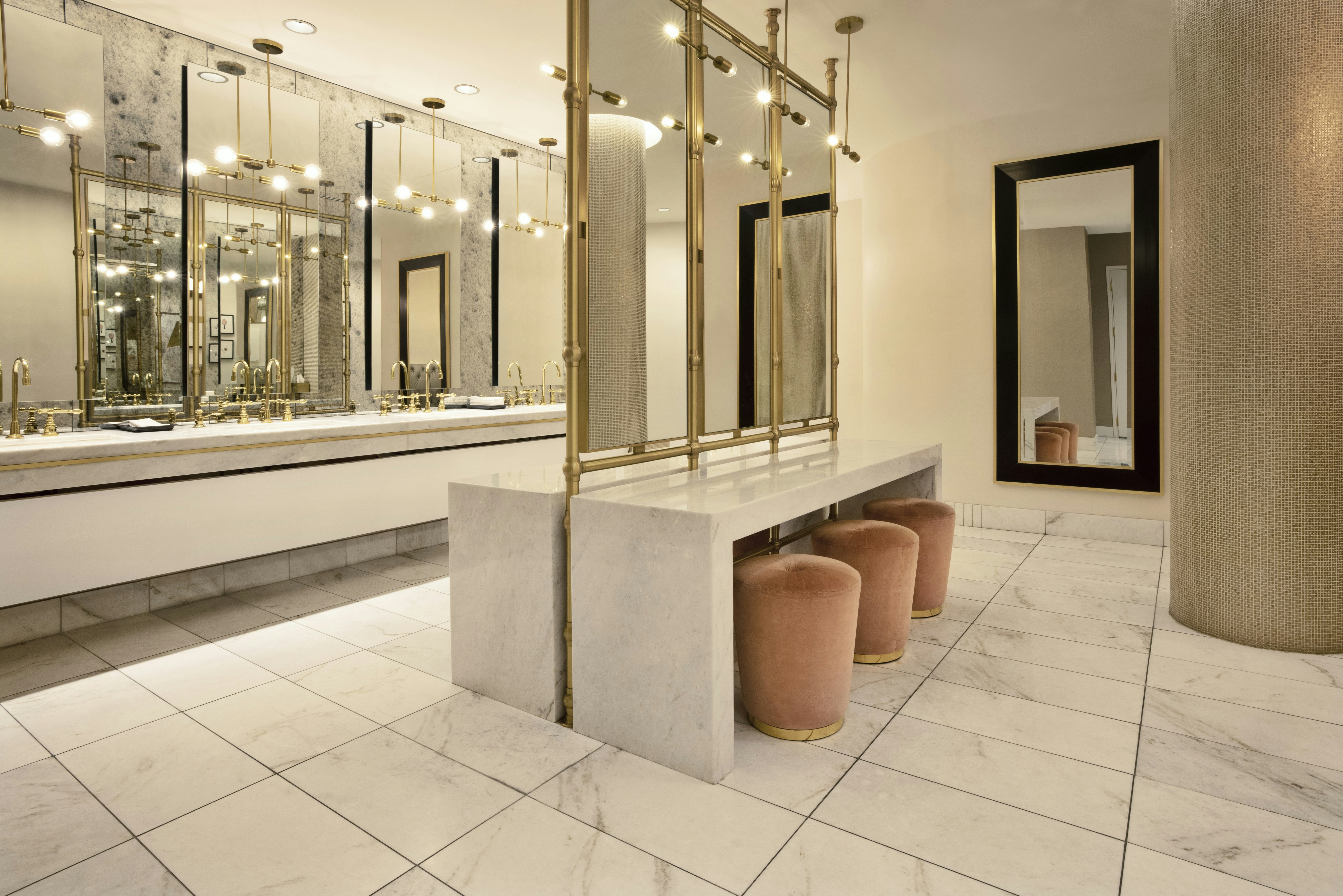 The Statler Dallas Curio Collection By Hilton 50/50