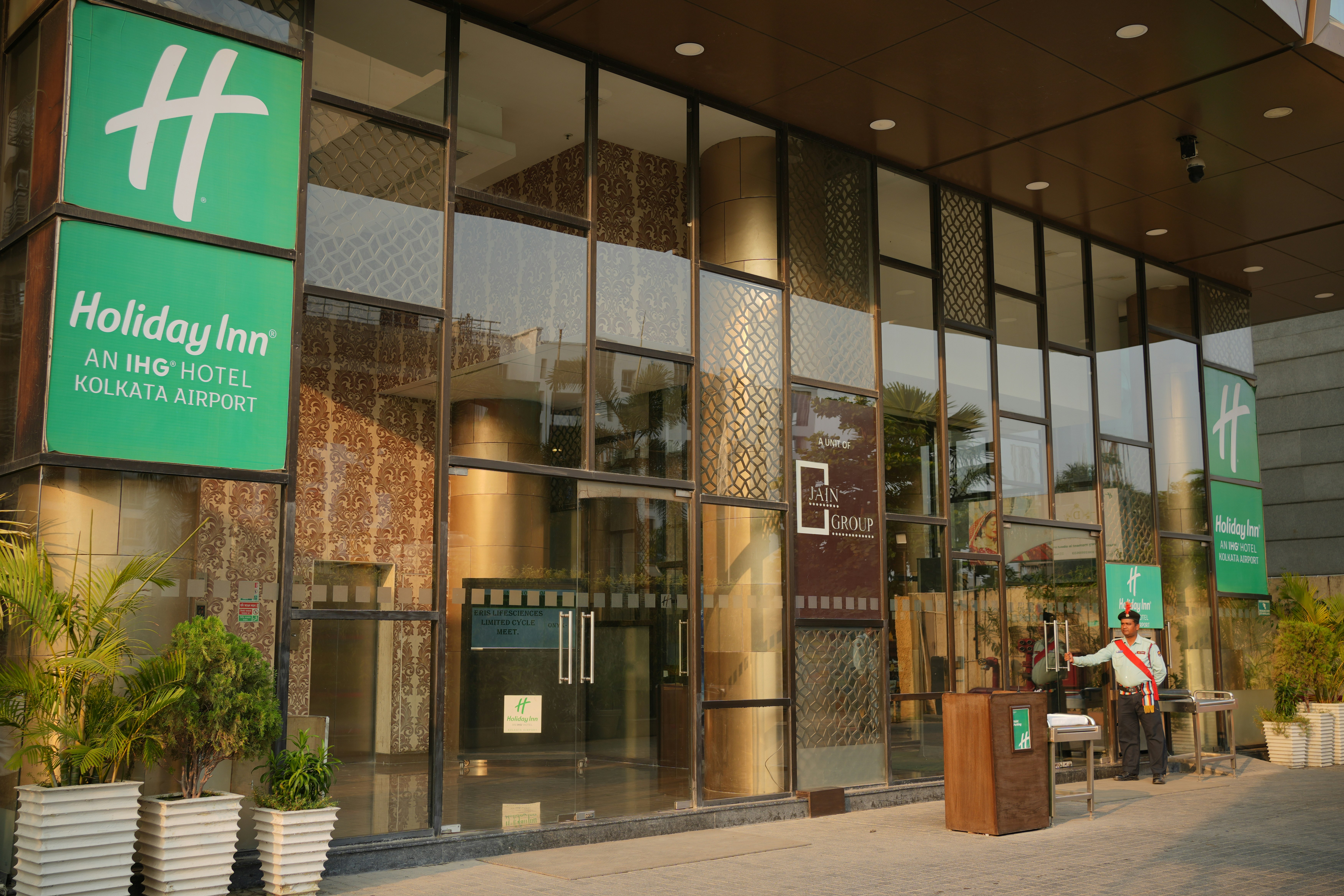 HOLIDAY INN KOLKATA AIRPORT 6/59