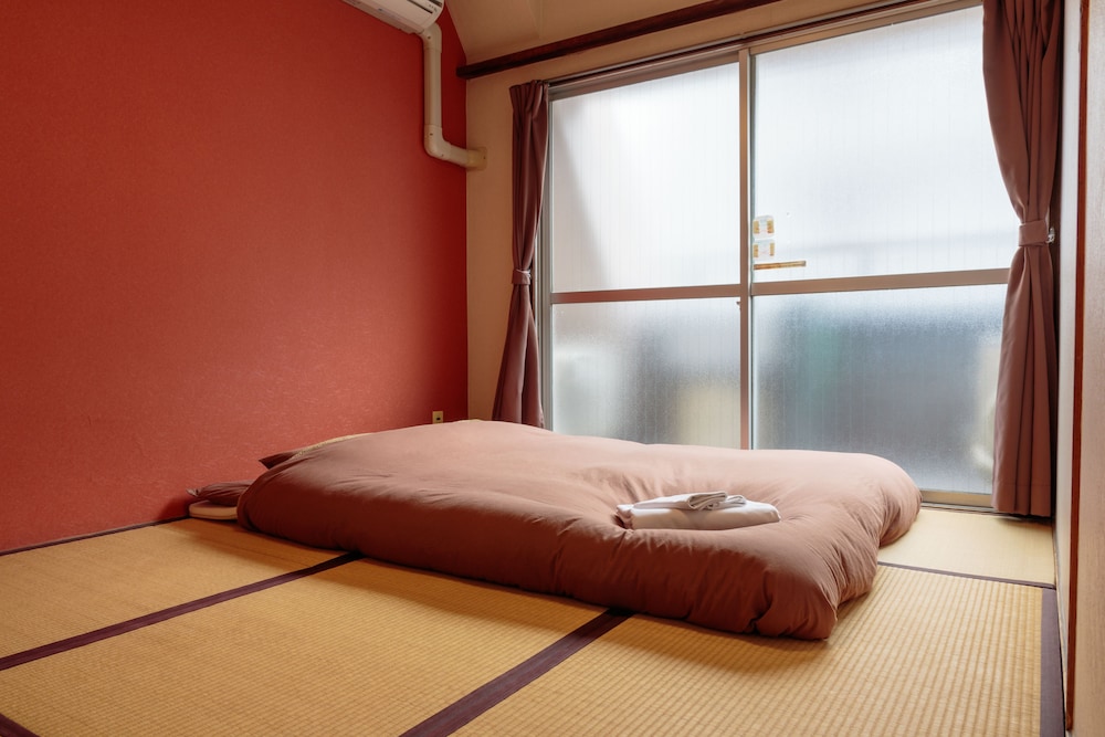 JAPANESE, DOUBLE BED, SHARED BATHROOM