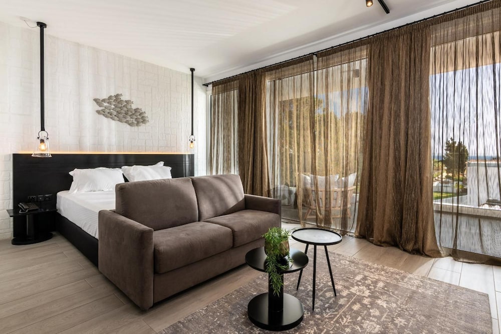 Abacus Suites 48/82