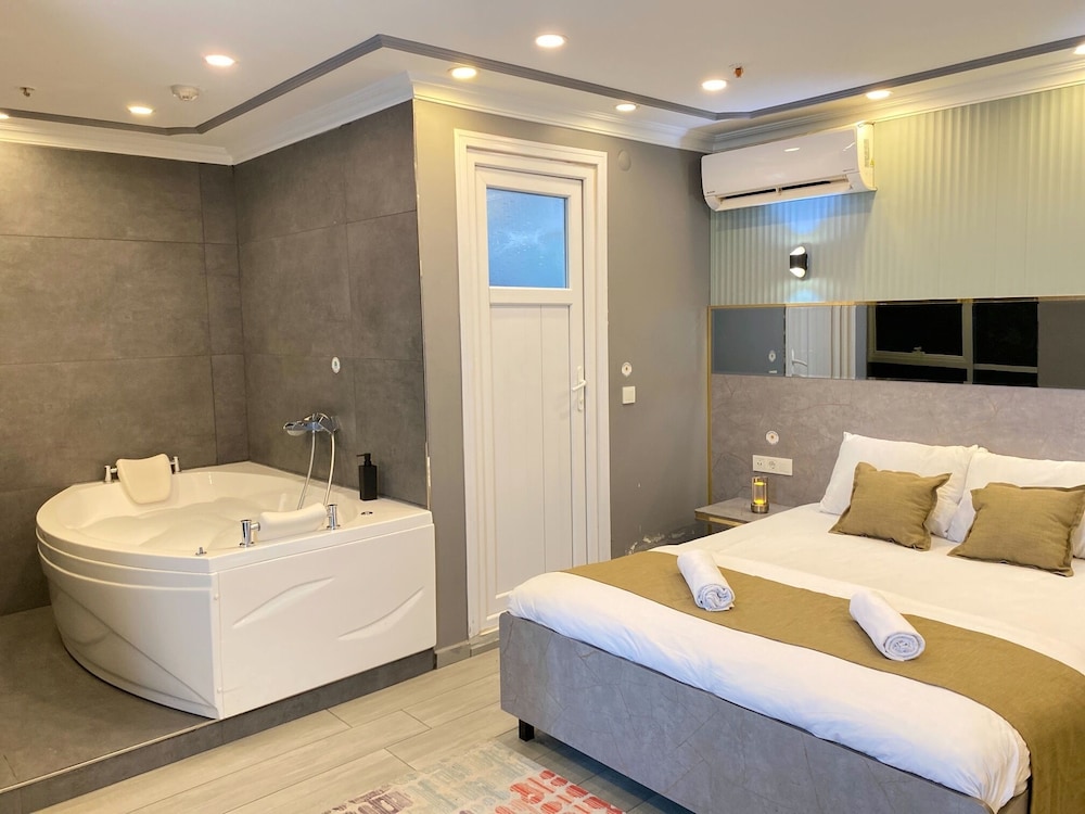 LUXURY, SINGLE, DOUBLE BED