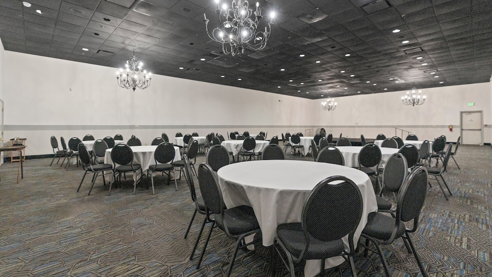 Inn at Grand Glaize 57/69