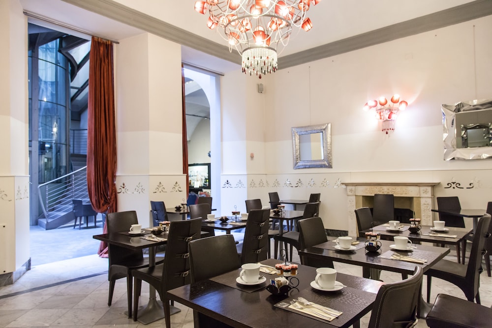 Borghese Palace Art Hotel 62/71