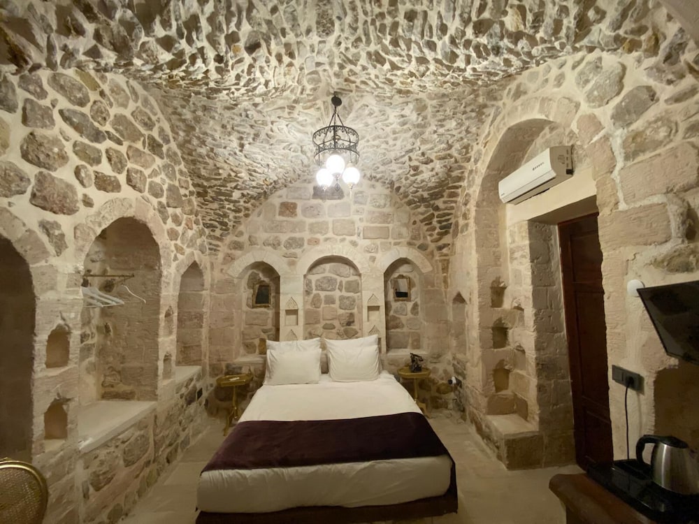 Antik Han Hotel 39/41