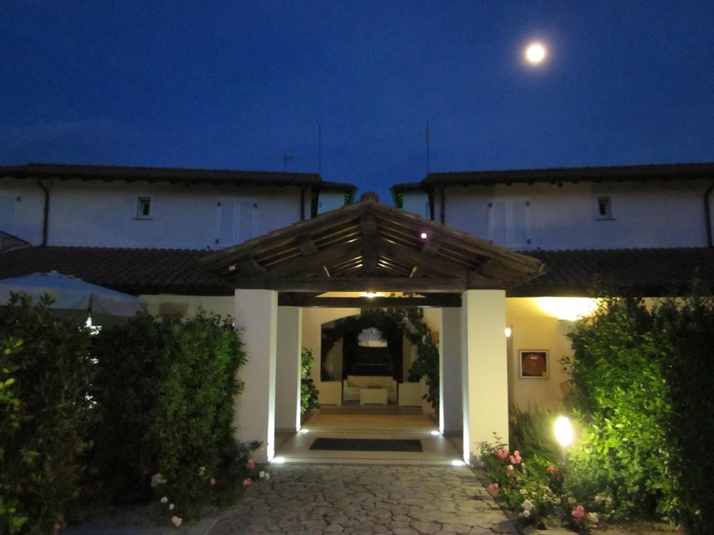Hotel Villa Smeraldo 1/44