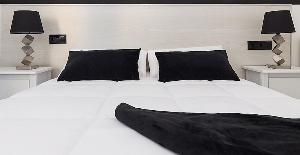 Hostal Gran Via 63 Rooms 19/28