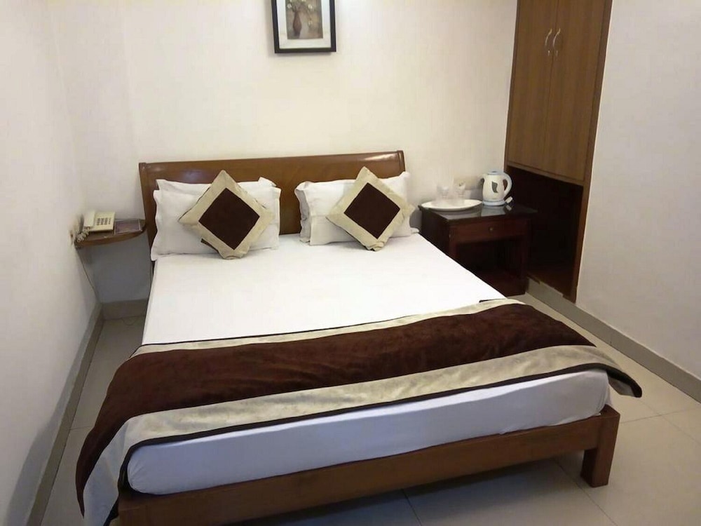 DELUXE, DOUBLE BED