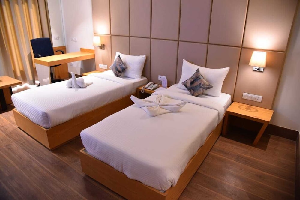Hotel Narayanam 32/50