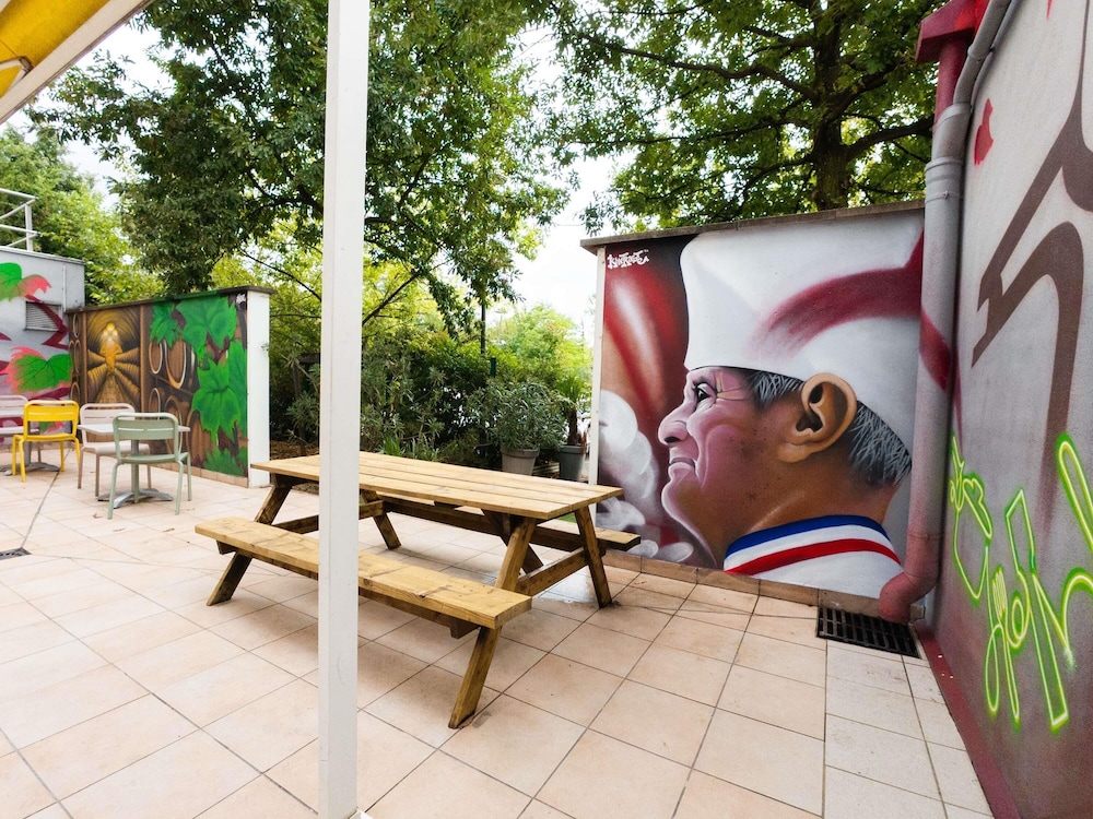 Ibis Lyon Est Bron 37/67