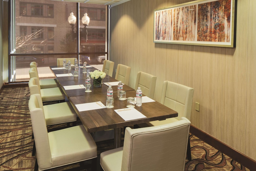 Doubletree By Hilton Boston Downtown 44/56