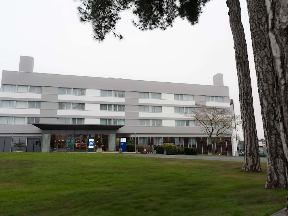 Mercure Angers Lac De Maine 2/49