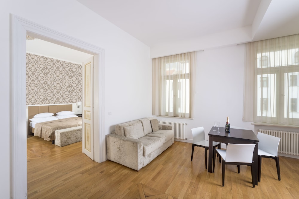 Deminka Palace 27/42